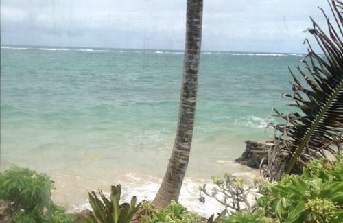 Hauula House | Oceanfront Romantic Couple's Getaway with Private Beach w/Full Living Amenities
