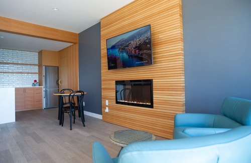 Juan de Fuca Electoral Area Condo | Oceanfront/serene/executive/4bed/4bath/private hottub/firepitnwild Pacific views