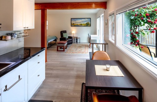 Denman Island Resort | Oceanfront Spa | Oceanview Ensuites | All Seasons