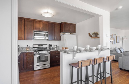Village of La Jolla House | Oceanfront/Steps to Beach & Wedding Bowl/Views!