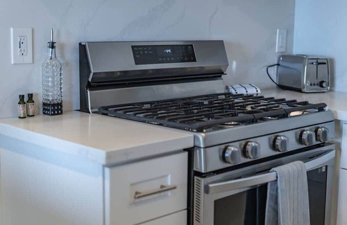 Village of La Jolla Condo | Oceanfront Studio in Heart of La Jolla Cove