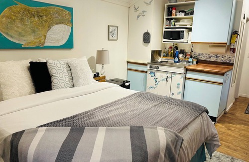 Sooke Hotel | Oceanfront Studio Suite: Private Boardwalk, Beach Access, & Free Kayaks!