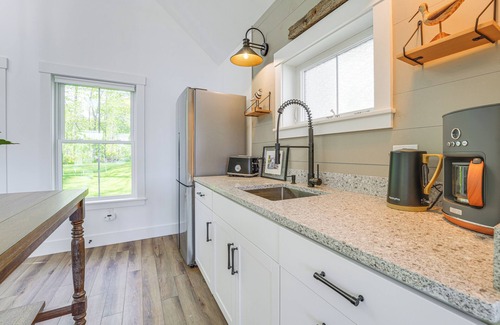 Harpswell Apartment | Oceanfront Studio w/Private Dock in Harpswell!