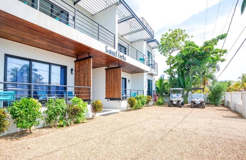 Placencia Condo | Oceanfront Sunset Gecko Condo - Ground Floor 1A