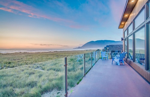 Manzanita House | Oceanfront - The Manzanita Pool House