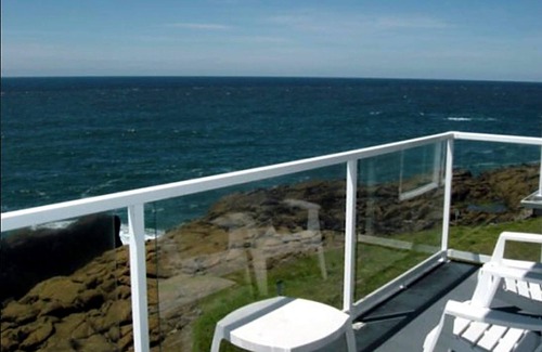 Depoe Bay Condo | Oceanfront, Whale Watching, Pool - Suite Dreams