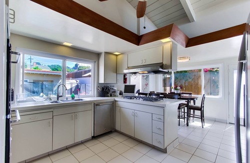 Sunset Cliffs Villa | Oceanfront WhiteWater Views-Private Pool & Hot Tub-Best Sunset Cliffs Views