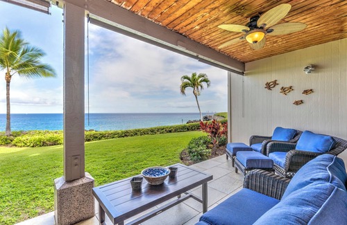 Kahaluu Bay Condo | Oceanfront with AMAZING Views and AC! 2 Bedroom, 2 Bath Corner Unit KKSRC #3104