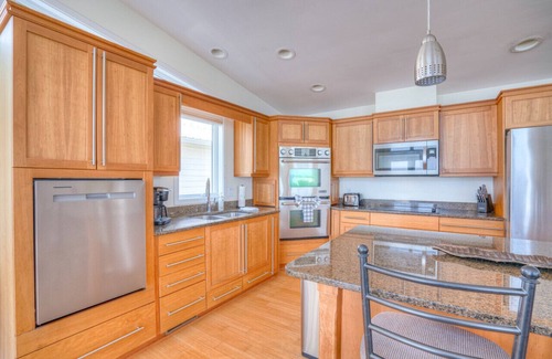 Kure Beach House | OceanFront - X5 Master bedrooms - Private Pool & Tiki bar