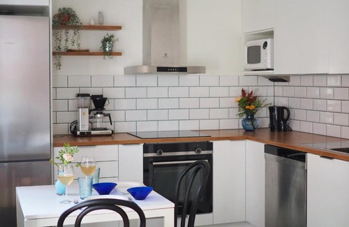 Katajanokka Apartment | Oceanic & trendy two bedroom apartment with FREE parking