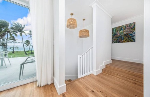 Yeppoon House | Oceans 11 - Executive Beachfront Property Yeppoon