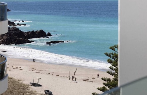 Mount Maunganui Apartment | Oceanside Apartment with Iconic Views!