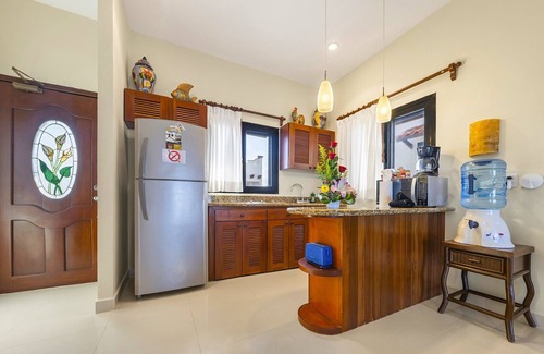Centro - Supmza 001 Apartment | Oceanside Casita "Xalapa" with a/c and pool 5 min stroll to beach