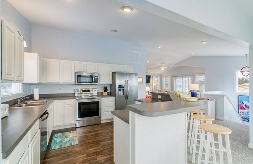 Carolina Dunes House | Oceanside home in Duck w/private pool & hot tub!