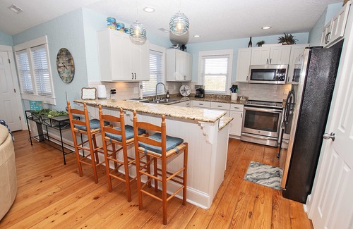 Corolla House | Oceanside, Hot Tub, Screened Porch, Wild Horses, 4x504, Sol Searcher