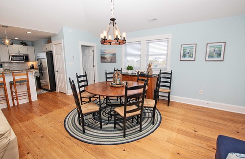 Corolla House | Oceanside, Hot Tub, Screened Porch, Wild Horses, 4x504, Sol Searcher