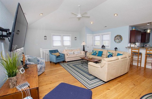 Corolla House | Oceanside, Hot Tub, Screened Porch, Wild Horses, 4x504, Sol Searcher