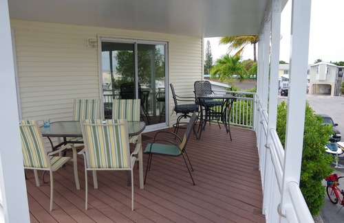 Cudjoe Key House | Oceanside Paradise: Kayaks, Free WiFi, A/C, Grill, Elevated Deck, 24hr Security