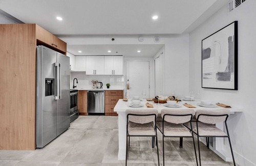 Mid Beach Apartment | Oceanside Paradise Escape/Spacious & Scenic/Resort amenities, Pools, Bar, Sauna 1514