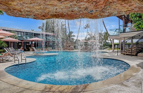 Mid Beach Apartment | Oceanside Paradise Escape/Spacious & Scenic/Resort amenities, Pools, Bar, Sauna 1514