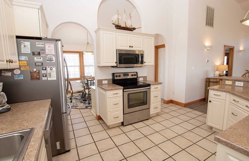 Pine Island House | Oceanside, Private Pool, Rec Room, Vllyball, PI157, Vintage Pine