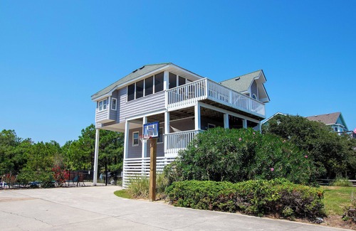 Monteray Shores House | Oceanside, Private Pool, Hot Tub, Close to Beach, WW874, Whalecome Aboard