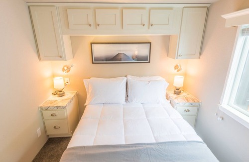 Diamond Point House | Oceanside: Strait of Juan de Fuca tiny home