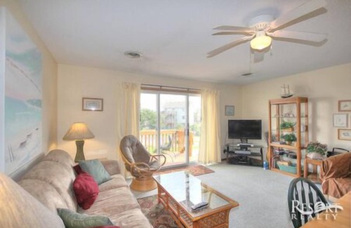 Sea Acres House | Oceanside townhome in the charming village of Duck North Carolina