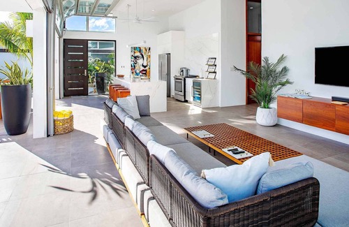 Long Bay House | Oceanside Vacation Villa with Private Pool and Resort Amenities v10