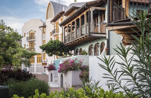 Las Catalinas Apartment | Oceanside View Close to the Beach Fully Equipped Condo