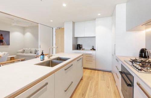 Coolangatta Apartment | Oceanview 2BR 2BA in The Miles Residences Kirra
