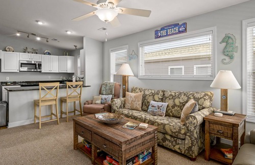 Sunset Beach Condo | OCEANVIEW, 3 MIN WALK TO BEACH, KID-FRIENDLY, LINENS INCLUDED, FULLY STOCKED