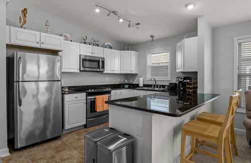 Sunset Beach Condo | OCEANVIEW, 3 MIN WALK TO BEACH, KID-FRIENDLY, LINENS INCLUDED, FULLY STOCKED
