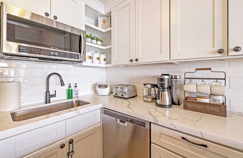 Maalaea Condo | Oceanview, Air Conditioned, Centrally Located Maalaea Banyan Condo