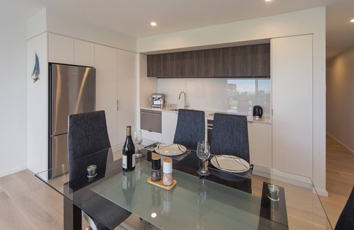 Tahunanui Apartment | Oceanview Apartment with access to Spa pool and Swimming pools