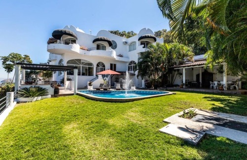 Boca de Tomatlan Villa | Oceanview FAST WiFi Private Yard Pool Executive Chef Staff Amazing Views
