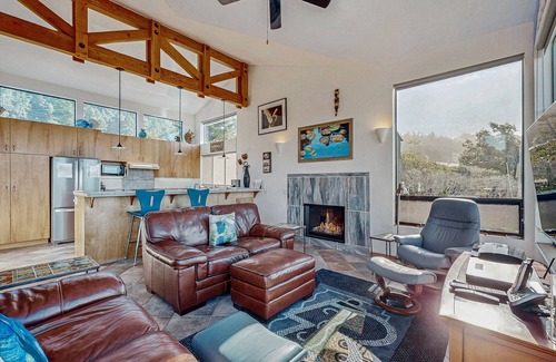 Sea Ranch House | Oceanview Home with Hot Tub, Patio & Shared Pool, Tennis Court - 1/4 Mile to the Beach