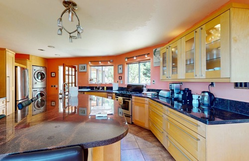 Gualala House | Oceanview house with enclosed private yard - dog friendly