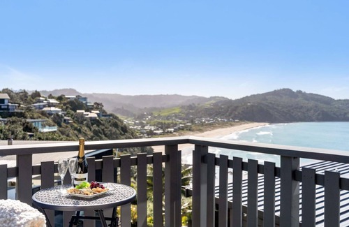 Tairua House | Oceanview Oasis - Tairua *2 bdms with gorgeous ocean views!