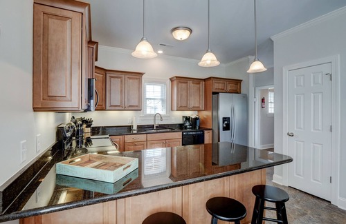 Surf City House | OCEANVIEW - WALK TO TOWN TO AVOID THE TRAFFIC, HOT TUB & HEATED POOL
