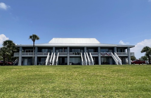 Panacea Condo | Ochlocknee Bay front condo located in George's Lighthouse gated community.