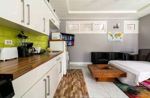 Ocho Rios Apartment | Ocho Rios Luxury 1 Bed Modern Appartment With Wifi/Pool/AC