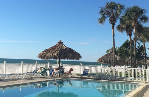 Redington Shores Condo | Oct/Nov/Dec dates Avail! BEACHFRONT CORNER 2/2 w/Jacuzzi and Electric FP!