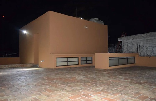 Santa Lucia del Camino House | Octava de Orquideas 513. Casa con estacionamiento y terraza