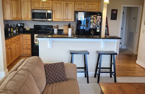 Banner Elk Condo | OctLeaf Season AppSt Games. Sun thru Wed $pecials Sept till the late November
