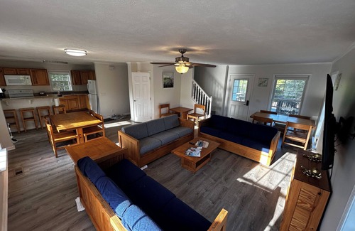 Carova Beach House | Octopus Oasis Carova Beach OBX WILD HORSES. 4x4/AWD is needed to access house.