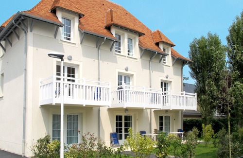 Cabourg Apartment | Odalys Référence Le Domaine des Dunettes by Interhome