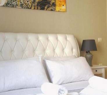 Old Town Apartment | Odyseia Apts ΙI at the Center of the City & Old Town