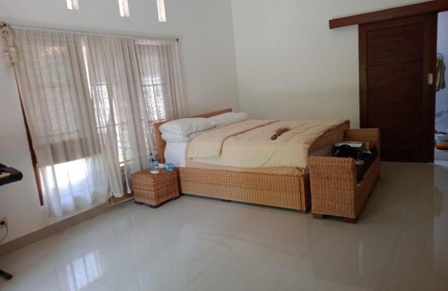 Bondalem House | Oemah Bajangan to the Beach