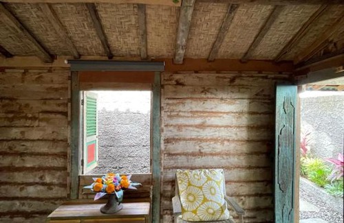 Amlapura Bed & Breakfast | Oemah Gebagan 78 Akasha Room B&B